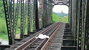 สลด! รถไฟสินค้าชนชายวัย 72 ปีเสียชีวิต บริเวณสะพานรถไฟบ้านบาโด-บ้านทุ่งเหรียง