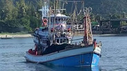 พายุฝน ซัดเรือประมง ส.กาญจนวารี 888 จมกลางทะเลสัตหีบ ทำลูกเรือ 22ชีวิต ลอยคอกลางทะเล