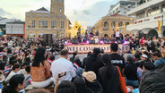 สี่แยกชาร์เตอร์ดภูเก็ตแตก! แฟนคลับแห่ต้อนรับ-ชมคอนเสิร์ต “เนเน่” และวงโอโซน หลังคว้าแชมป์ AGT