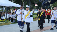 ในหลวง-พระราชินี ทรงวางพวงมาลาถวายราชสักการะพระบรมราชานุสาวรีย์ ร.๙ เนื่องในวันนวมินทรมหาราช