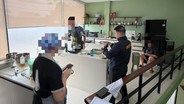 ตม.6 บุกจับสาวโปรตุเกสคาครัวร้านอาหารภูเก็ต พบ Overstay นาน 1,807 วัน เกือบ 5 ปี