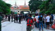 รับ 25 คนไทยกลับจากกัมพูชาผ่านด่านคลองลึก ส่งกลับชาวกัมพูชา 82 คน หลังคดีสิ้นสุดตามกฎหมาย