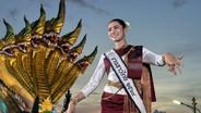 (คลิป)&ldquo;มายมิ้นต์&rdquo; นางสาวไทยร่วมรำบวงสรวงบูชาพญานาคออกพรรษาหนองคาย