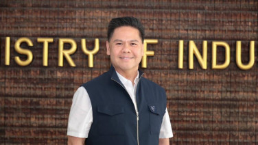 ‘วราวุธ’ เข้า ก.อุตฯ วันแรก ชู ONE MIND พบปะข้าราชการ ผนึกกำลังอุตสาหกรรมไทย ฝ่าวิกฤตพลังงาน