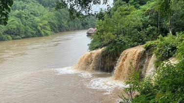 ฝนถล่มกาญจน์! ดินเขาสไลด์ปิดทางอีต่อง-ห้วยเขย่ง จนท.เร่งเคลียร์วุ่น ขณะที่แม่น้ำน้อยล้นตลิ่งท่วมพื้นที่เกษตร