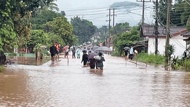 ลาวเตือนเฝ้าระวังน้ำท่วมฉับพลัน-ดินถล่มหลายแขวง ส่วนหลวงน้ำทาระดับน้ำเริ่มลด