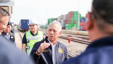 “พิพัฒน์” ลุย ICD ลาดกระบัง เร่งแก้ปม PPP ปลดล็อกปัญหารถติด เพิ่มสัดส่วนขนส่งทางรางสู่แหลมฉบัง