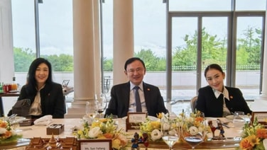 "อิ๊งค์" โพสต์ภาพ "พ่อแม้ว-อาปู" ร่วมกิจกรรมเติมความรู้ที่จีน