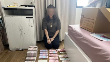 ป.ค้นบ้าน"สีกาเอ๋" ยึดทองคำ 90 บาท-เงินสด 3.5 ล้าน