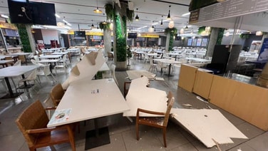 สภาหมื่น ล.งามไส้ซ้ำซาก! ฝ้าเพดานโรงอาหารถล่มเสียหายหนัก ยังดีเป็นวันหยุดปกติ คนแน่นพื้นที่-เร่งหาสาเหตุ