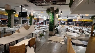 สภาหมื่นล.งามไส้ซ้ำซาก! ฝ้าเพดานโรงอาหารถล่มเสียหายหนัก ยังดีเป็นวันหยุดปกติคนแน่นพื้นที่-เร่งหาสาเหตุ