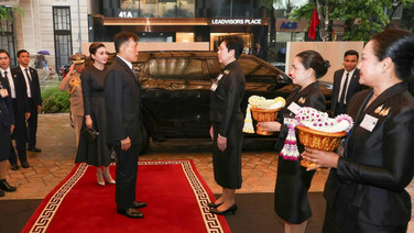 ในหลวง-พระราชินี เสด็จฯกรุงฮานอย ในวาระการเฉลิมฉลอง  ครบ 50 ปี การสถาปนาความสัมพันธ์ทางการทูตไทย-เวียดนาม