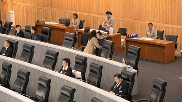 26 สว.เอี่ยวคดีฮั้วโผล่ร่วมประชุมวุฒิฯ ปกติ พื่อน สว.สวมกอดให้กำลังใจ
