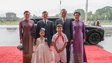สองแผ่นดินแน่นแฟ้น! ในหลวง-พระราชินี ทรงร่วมพิธีรับเสด็จอย่างเป็นทางการ ในโอกาส เสด็จฯเยือนเวียดนาม