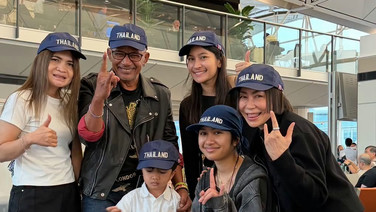 “เนเน่ รอยัล”  เริ่มเผยทีเด็ด พางานคราฟท์  “หมวกดอนกอยผูกหาง” แบรนด์   SIRIVANNAVARI  บินลัดฟ้า สู่เวที AGT