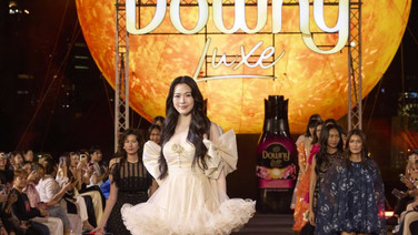 สวยจึ้งกระแทกตา! “หลิงหลิง คอง” ออร่าพุ่งบนแคทวอล์ก DOWNY LUXE SUNWAY พร้อมนั่งแท่น Brand Ambassador “ดาวน์นี่ ลักซ์” หอมแดด ทุกที่ ทุกเวลา