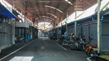 ภาพจริงสวนกระแส! ตลาดโรงเกลือยังเงียบ ร้านค้าปิดเกือบทั้งโครงการ หลังสระแก้วลุยจับ 32 กัมพูชา
