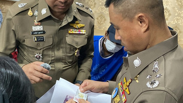 เปิดปฏิบัติการ “ปิดฉากแรงเงา 2” ทลายแก๊งสวมบัตรประจำตัวเลข 0 ที่สุราษฎร์ อดีตปลัดอำเภอมีเอี่ยว เรียกค่าดำเนินการหัวละ 6 หมื่น