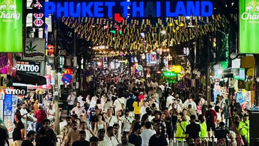 สาวไทยเที่ยวบางลา ถูกหญิงต่างชาติ 4-5 คนรุมทำร้ายหน้าร้าน เจ็บหนัก โร่แจ้งความ