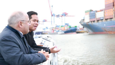 “สรรเพชญ” ดูงานท่าเรือฮัมบูร์ก แนวทางพัฒนาระบบอัตโนมัติ-แก้รถติดในเขตท่าเรือ