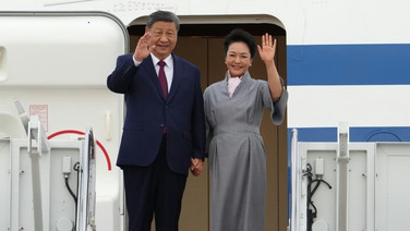 เคล็ดลับการแต่งกายของ “เผิง หลี่หยวน” สัญลักษณ์ซอฟต์พาวเวอร์ด้านแฟชั่นแดนมังกร