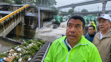 ผู้ว่าฯ ชัชชาติ สั่งเร่งระบายน้ำรับมือฝนตกหนัก ลงพื้นที่คลองประเวศ–บึงหนองบอน เพิ่มกำลังสูบน้ำ ตัดน้ำเข้าพื้นที่แก้มลิง