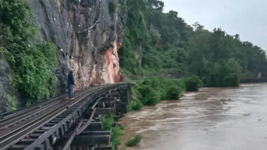 รฟท.ปิดทางช่วงท่ากิเลน – น้ำตก “กาญจนบุรี”สะพานถ้ำกระแซ น้ำท่วมสูง เดินรถไม่ปลอดภัย