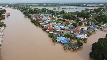 อยุธยาน้ำท่วม 7 อำเภอ! ชุมชนหัวแหลมอ่วม น้ำขึ้นพรวดในสัปดาห์เดียว ชาวบ้านไปหาหมอ-ซื้อของต้องพายเรือ