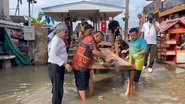 ชลประทานเพิ่มระบายน้ำ นายก อบต.ท่าอิฐ เตรียมพร้อมวางแผนรับมือ สร้างสะพาน ช่วยผู้ป่วย เผยน้ำขึ้นสูงสุดในรอบสัปดาห์