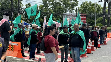 “สมัชชาคนจน” รวมตัวแยกท่าเรือภูเก็ต  จี้  FTA ไทย-อียู ถอนอนุสัญญาคุ้มครองพันธุ์พืชใหม่ ออกจากการเจรจา หวั่น ส่งผลกระทบเกษตรกร