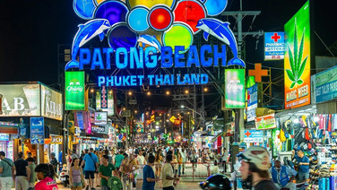 ปักหมุด! “ซอยบางลา” ไนท์ไลฟ์ หาดป่าตอง ที่กำลังพลสหรัฐฯ ต้องไม่พลาด