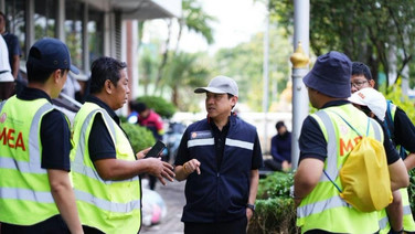 ช่างไฟจิตอาสา MEA ลุยร่มเกล้า ฟื้นระบบไฟหลังน้ำลด พร้อมให้บริการประชาชน