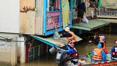 7-Eleven x Makro ส่ง “ทีมเรือกู้ภัยเซเว่นฯ” ลุยน้ำท่วมสิงห์บุรี–ชัยนาท–นครนายก ส่งสิ่งของบรรเทาทุกข์ถึงมือผู้ประสบภัยต่อเนื่อง