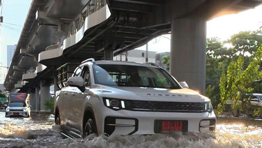 GEELY RIDDARA ส่งรถลุยช่วยเหลือน้ำท่วม