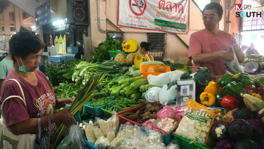 เทศกาลกินเจเบตง ผักวัตถุดิบพุ่งร้านอาหารยังตรึงราคาเดิมแบกต้นทุนช่วยผู้บริโภคแม้น้ำท่วมกระทบผลผลิต