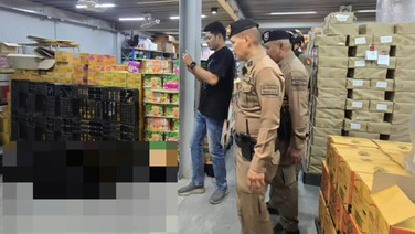 สลิงลิฟต์ส่งของขาด! หนุ่มเจ็บขาหัก–สาวพนักงานวัย 49 ปี เสียชีวิตสยอง