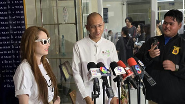 &ldquo;อ.เบียร์&rdquo; ควง &ldquo;ขวัญ อุษามณี&rdquo; แจ้งความชายอ้างเป็นจิตอาสา ส่อใช้เงินบริจาคน้ำท่วมผิดวัตถุประสงค์ เสียหายรวมเกือบล้าน