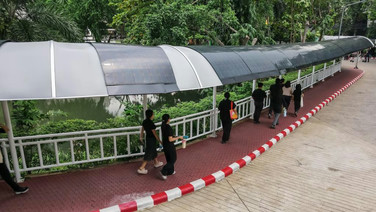 มูลนิธิ 3R ผลักดันเศรษฐกิจหมุนเวียน เปลี่ยน "กล่องเครื่องดื่มใช้แล้ว" เป็น "หลังคาทางเดิน"