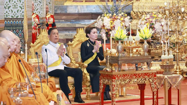ในหลวง-พระราชินี ทรงบำเพ็ญพระราชกุศลวันนวมินทรมหาราช พุทธศักราช 2569