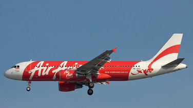 แอร์เอเชีย อัดโปรฯ ลด 500 บาทเส้นทางบินในประเทศ ผ่านโค้ด “FLYTODOM”