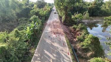 กรมทางหลวงชนบทเข้าฟื้นฟู-ซ่อมแซมถนน”ปราจีนบุรี”ที่น้ำลดลงแล้ว เพื่อเร่งเปิดสัญจร
