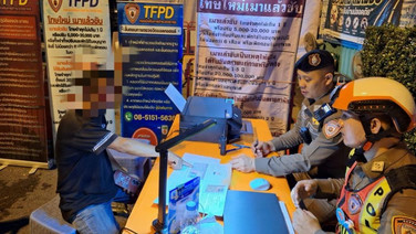 ตำรวจจราจรรวบคาด่าน ชายต่างด้าวเมาแล้วขับ สุดแสบใช้ใบขับขี่ปลอม