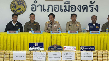 อึ้งยาบ้า 1.34 ล้านเม็ดซุกพงหญ้านานนับเดือน! เชื่อมโยงขาใหญ่ฝั่งเพื่อนบ้านบงการระเบิดป่วนตรัง 16 ลูก
