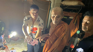 ฉาววัดริมเจ้าพระยา ตำรวจบุกจับพระสงฆ์ 3 รูป คดียาบ้า รับเสพทุกวัน อ้างเหนื่อยบูรณะวัด