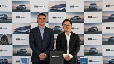Geely บุกอังกฤษไม่ถึงปี เซ็นตัวแทนจำหน่ายครบ 100 แห่ง ยอดจดทะเบียนทะลุ 10,000 คัน