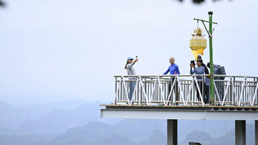 หนาวนี้ยกพลมาชาร์จพลังกายใจ สูดอากาศบริสุทธิ์กันให้ฉ่ำปอด ปักหมุดไว้เลยที่ อ.แม่เมาะ จ.ลำปาง