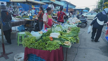 ผู้บริโภคอ่วม! ตลาดสดโคราช 'หมู-ผัก-ไข่' พุ่งยกแผง จี้รัฐคุมค่าน้ำมัน-สินค้าด่วน