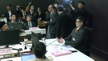 กมธ.กฎหมายวุ่น! &ldquo;ศุภชัย&rdquo; ปะทะ &ldquo;โรม&rdquo; พร้อมพา 6 สส.วอล์กเอาต์ ฉุนเรียก "ศิริโชค" แจงหุ้นเว็บพนันสามี &ldquo;ไอเดียร์&rdquo; ทั้งที่ไม่มีมติ