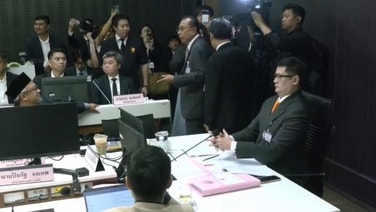 กมธ.กฎหมายวุ่น! “ศุภชัย” ปะทะ “โรม” พร้อมพา 6 สส.วอล์กเอาต์ ฉุนเรียก "ศิริโชค" แจงหุ้นเว็บพนันสามี “ไอเดียร์” ทั้งที่ไม่มีมติ