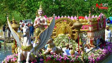 คึกคัก!  "ประเพณีรับบัว" สมุทรปราการ นักท่องเที่ยวแห่ร่วมสัมผัสมนต์เสน่ห์ริมคลองสำโรง